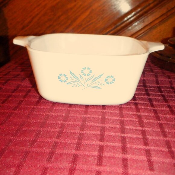 ~ CORNING WARE in Blue Cornflower P-43-B - Picture 1 of 1